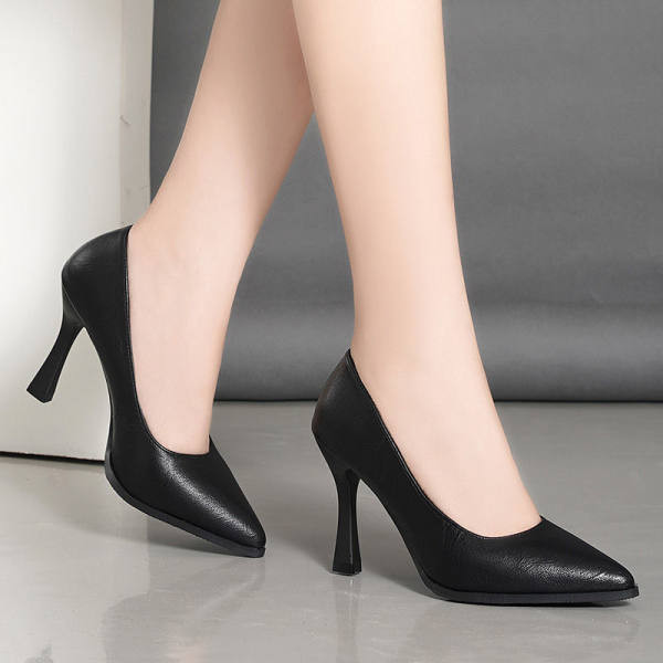 Apavi no eko ādas tīra modeļa ar augstu papēdi