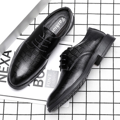 Vīriešu apavu tīrs modelis ar šņorēm