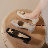 Ikdienas apavi no eko ādas ar zemu papēdi un metāla elementiem