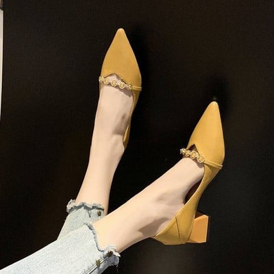 Öko bőrből készült hegyes női cipő