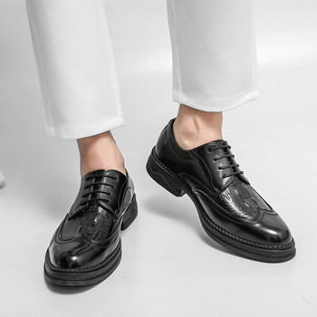 Модерни обувки с квадратен ток  -черен цвят
