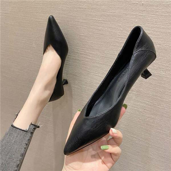 Jauna modeļa ādas smailas kurpes ar plānu papēdi 3cm