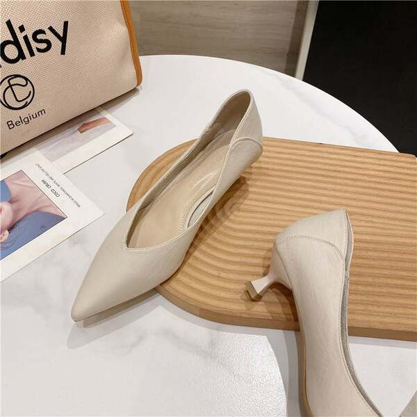 Jauna modeļa ādas smailas kurpes ar plānu papēdi 3cm