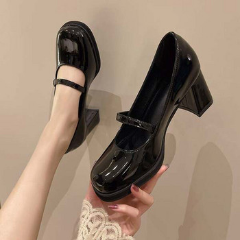Γυναικεία παπούτσια με ψηλό τακούνι από λουστρίνι
