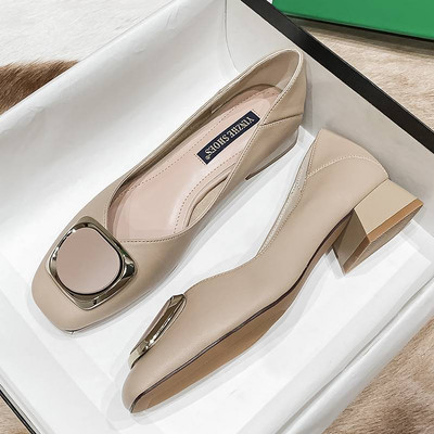 Eko ādas apavi ar metāla elementiem