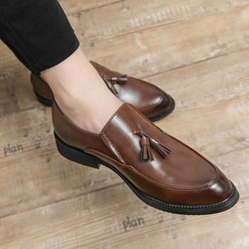 Нов модел мъжки заострени обувки от еко кожа 