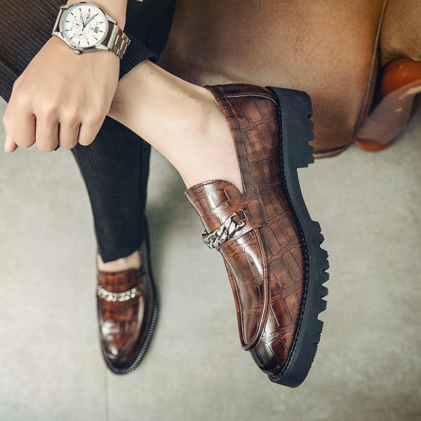 Elegáns eco bőr cipő fémes hálóval