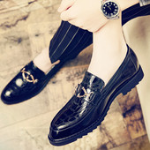 Ανδρικά επίσημα παπούτσια με στάμπα και μεταλλικά στοιχεία