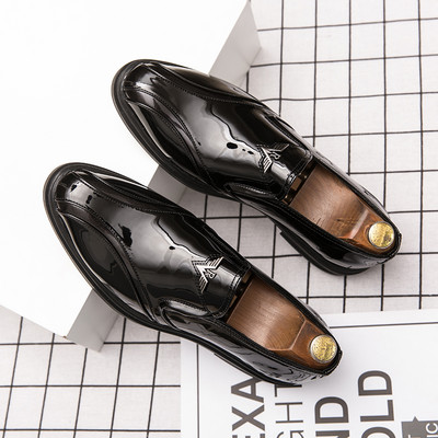 Új férfi cipőmodell