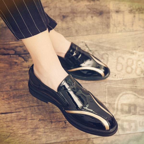 Új férfi cipőmodell