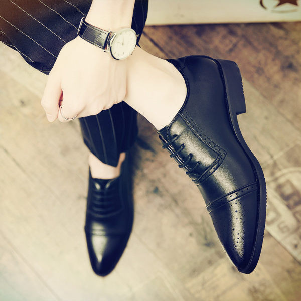 Hegyes férfi formális cipő eco bőrből, két színben