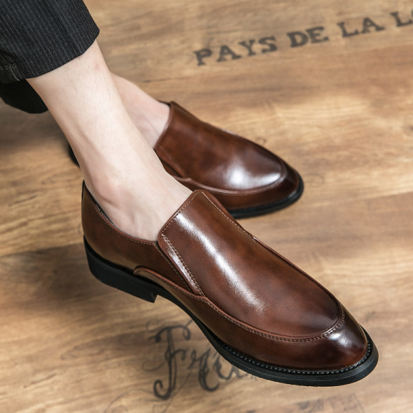 Vīriešu ādas apavi - tīrs modelis