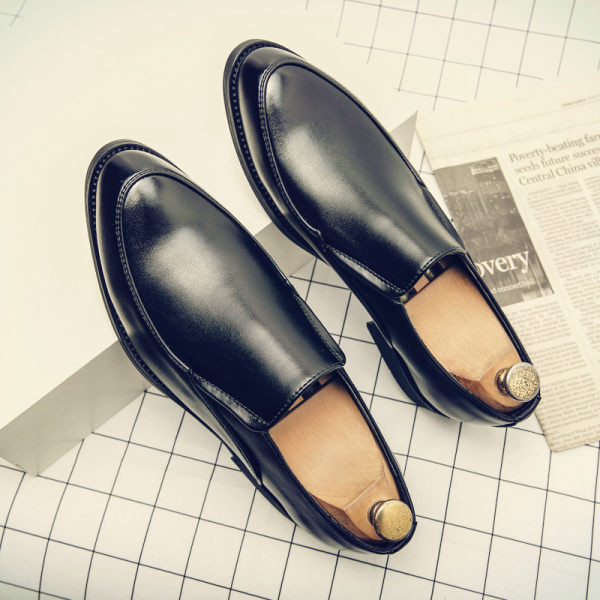 Vīriešu ādas apavi - tīrs modelis