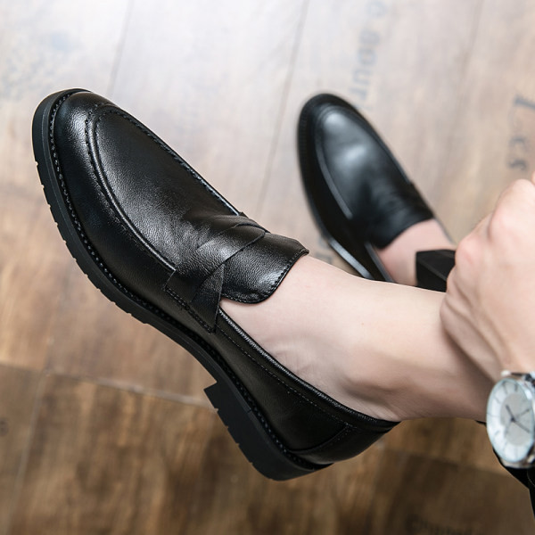 Vīriešu ikdienas apavi divās krāsās