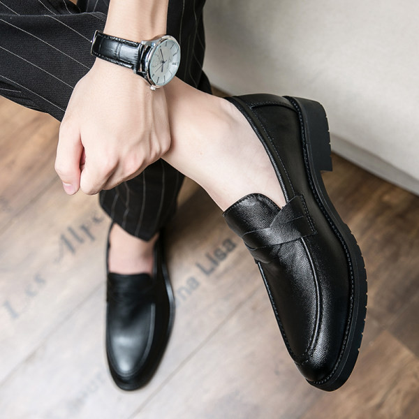 Vīriešu ikdienas apavi divās krāsās