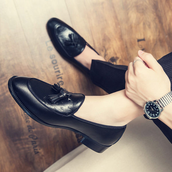 Елегантни мъжки обувки с пискюли -черен и кафяв цвят