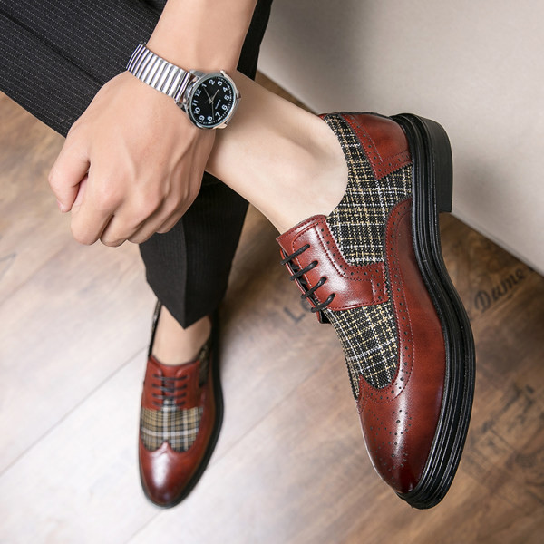 Eko bőrből készült formális férfi cipő mintával és fűzővel