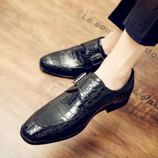 Formai zárt cipő fém elemmel