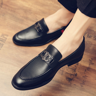 Férfi cipő fém elemmel