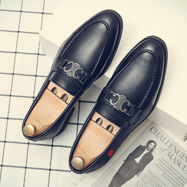 Férfi cipő fém elemmel