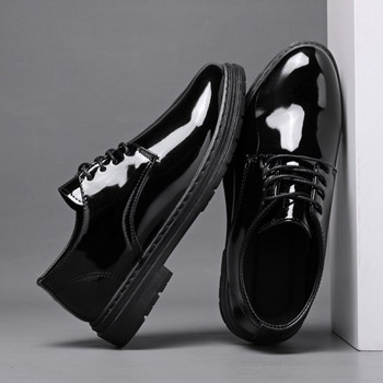 Модерни мъжки обувки от изкуствена кожа в черен цвят
