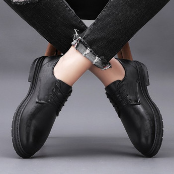 Модерни мъжки обувки от изкуствена кожа в черен цвят