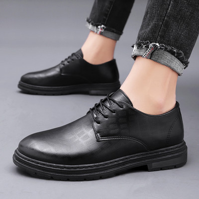 Μοντέρνα ανδρικά παπούτσια από τεχνητό δέρμα σε μαύρο χρώμα