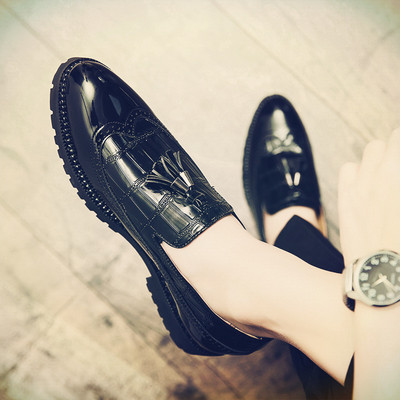 Modes vīriešu apavi ar pušķiem