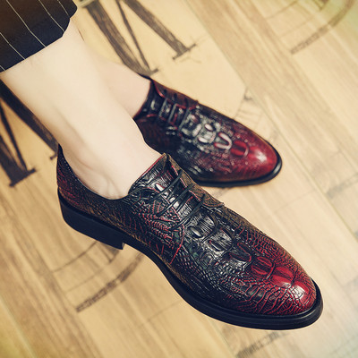 Jauns vīriešu apavu modelis ar šņorēm