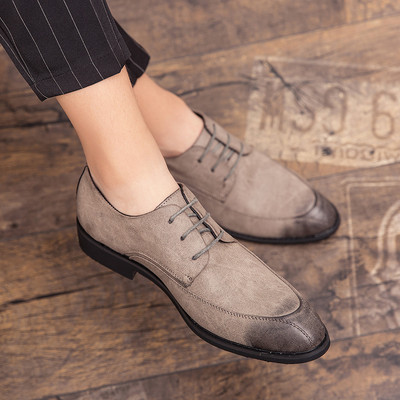 Jauna modeļa retro vīriešu apavi ar šņorēm
