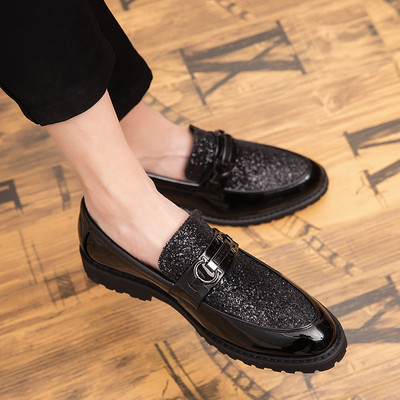 Eleganti vīriešu apavi ar spīdīgu elementu