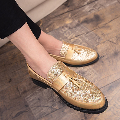 Eleganti vīriešu apavi ar spīdīgu elementu