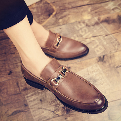 Vīriešu apavu oficiālais modelis no eko ādas ar metāla elementiem