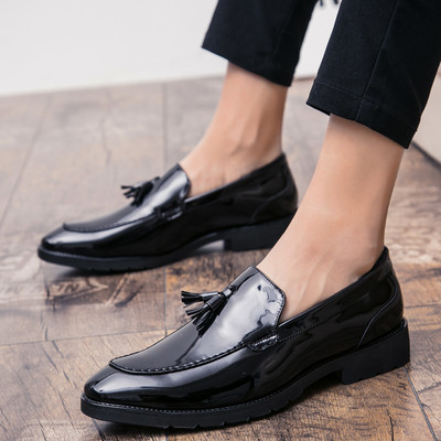 Eleganti vīriešu apavi ar pušķiem