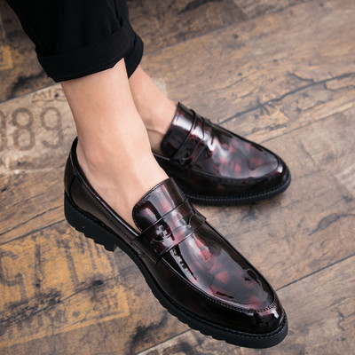 Vīriešu formāli apavi ar dažādu rakstu