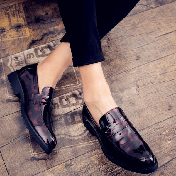 Vīriešu formāli apavi ar dažādu rakstu