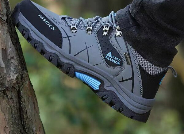 Ikdienas pārgājienu zābaki ar augstu zoli