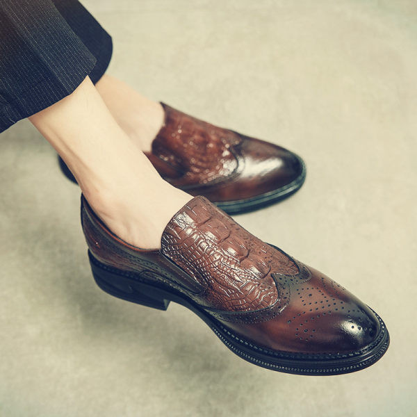 Naujas vyriškų odinių batų modelis juodos ir rudos spalvos