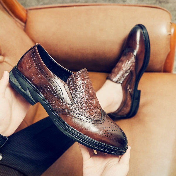 Naujas vyriškų odinių batų modelis juodos ir rudos spalvos