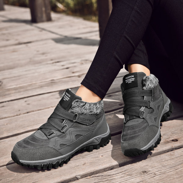 Ziemas pārgājienu zābaki no eko zamšādas ar dūnām