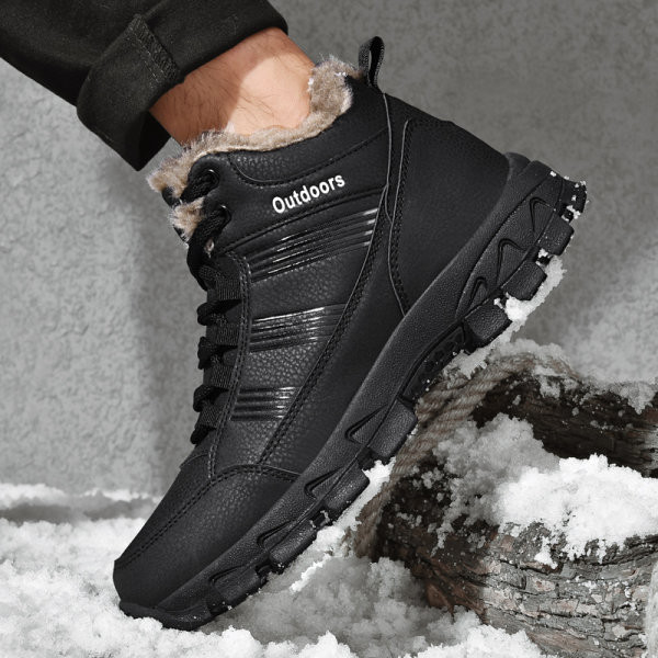 Χειμερινές μπότες πεζοπορίας με επιγραφή