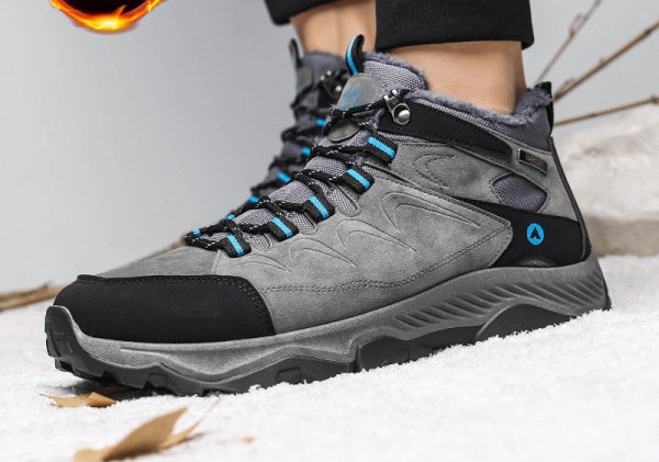 Ziemas pārgājienu zābaki ar biezu oderi un šņorēm