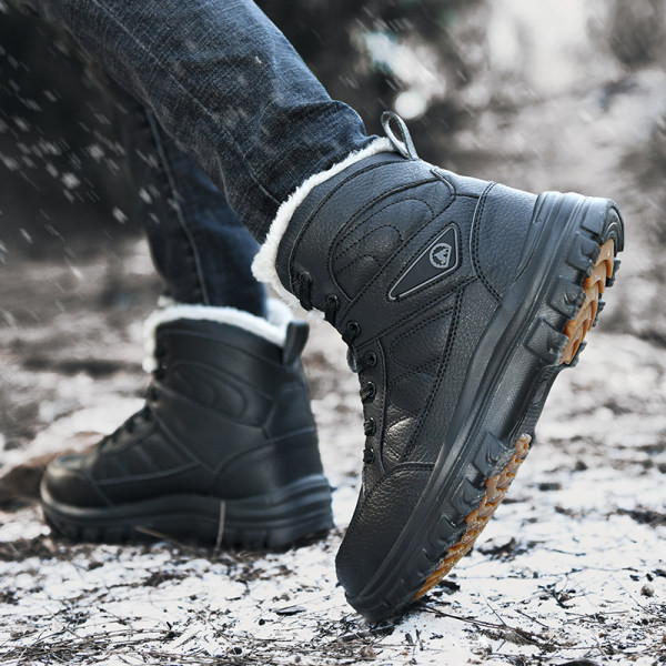 Téli túrabakancs pehely béléssel