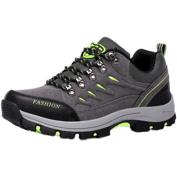 Csúszásgátló talpú túracipő