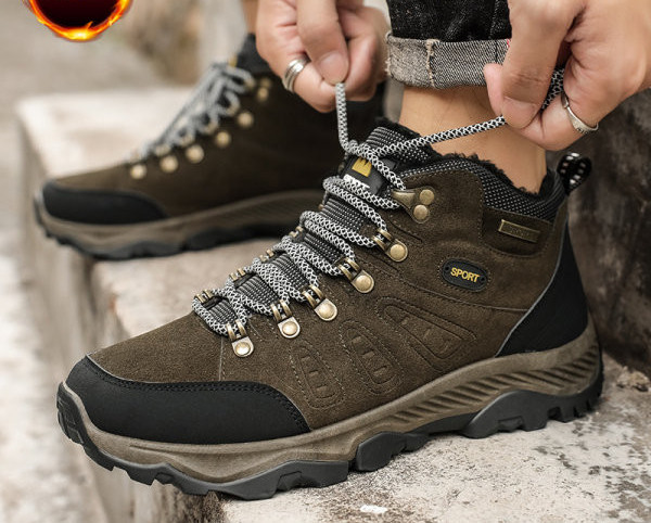 Sportos, fűzős férfi túrabakancs