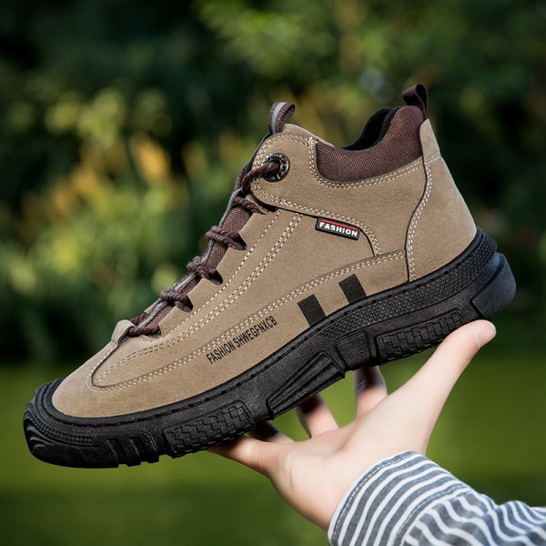 Fűzős túrabakancs férfiaknak