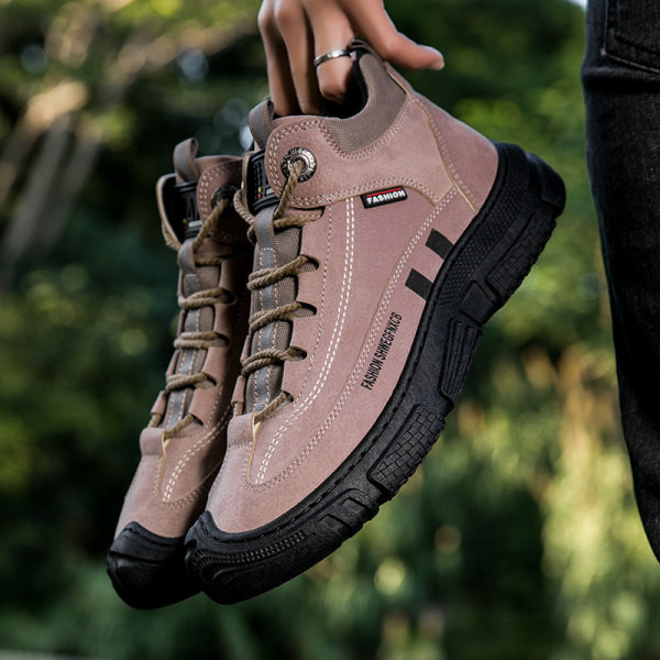 Fűzős túrabakancs férfiaknak