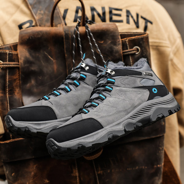 Férfi túrabakancs meleg béléssel és fűzővel