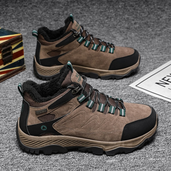 Férfi túrabakancs meleg béléssel és fűzővel