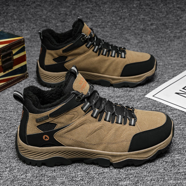 Férfi túrabakancs meleg béléssel és fűzővel